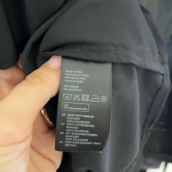 H&M Ruffle Blouse - Picture 3 of 3